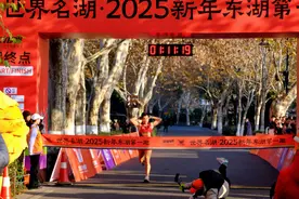 新年第一天，东湖绿道迎来首届“东湖第一跑”图片