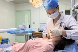准妈妈坚持刷牙牙龈竟生出“肉球” 专家：警惕妊娠期牙龈瘤图片