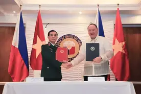 刚和菲律宾谈完，越南立马锁定解放军军舰，不料下一秒被打脸图片