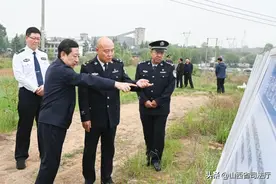 苗伟在晋城监狱调研图片