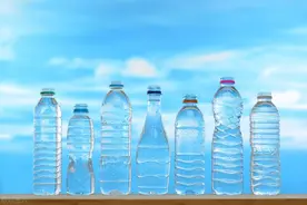 惊！来看看富豪们都喝的什么水！图片