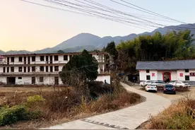 “驴友”进山千人连夜救援，追偿两万合理吗？图片