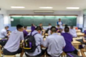 监狱里到底什么人能吃香喝辣，到底什么人又天天挨打图片
