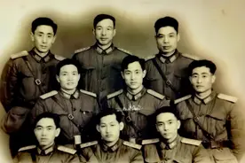 1955年荣获三级独立自由勋章三级解放勋章的，至少是大尉以上军衔图片