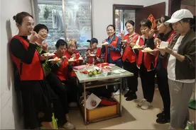 当“志愿红”遇到“夕阳红”：她16年照护500名特困老人图片