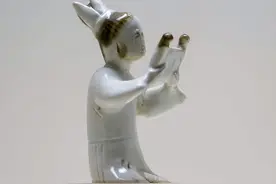 河北古墓挖出神秘小人，无人识货受冷落，专家一句话令其身价百倍图片