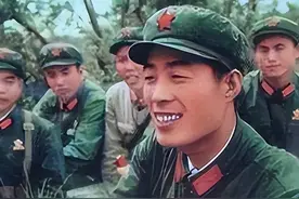 连级干部立大功，多次提拔后官至大军区副司令，最终却被一撸到底图片