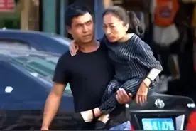 身高仅85厘米的女强人，被人抱着打天下，闯荡十年，攒下千万身家图片