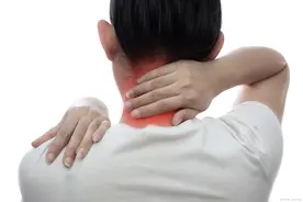 后颈酸痛是身体在提醒你！常常脖子痛可能是这些原因造成的图片