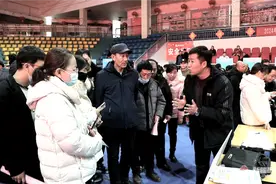 “到准东去”成昌吉州招聘会上的“热词”图片