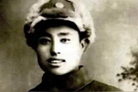他因病不满足军衔晋升要求，45岁就离职休养，休养了整整45年图片