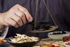 健脾先放屁，疏肝先流泪，补肾先利尿，一个中成药健脾疏肝又补肾图片