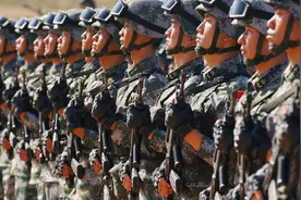 缅政府军大败，战火升级敏昂莱对华求援，解放军已在边境集结警戒图片