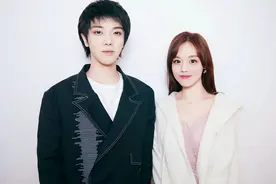 黄霄云方对翻唱《烟火里的尘埃》的版权争议再次发布声明：从未在任何场合提及此曲为我方原创图片