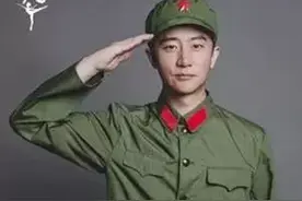 绿色军装"四个兜"图片
