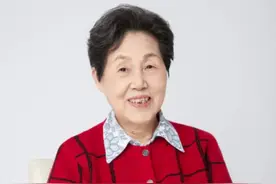 国医大师何成瑶：86岁头发又黑又密，她有三大养生秘诀！图片