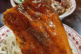 不用去东莞，广州杨箕有烧鹅濑粉的天花板图片
