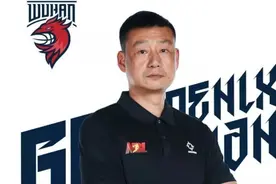 郑武：中国男篮关键先生，曾被女球霸卞兰逼宫，现任安徽文一主帅图片