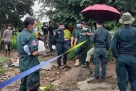 房子遭强拆，老伴被"锁喉"，65岁老人反杀4名拆迁者，结局很悲剧图片