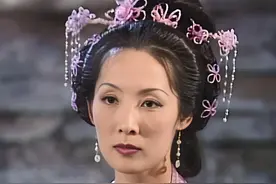 这位TVB演员，以前觉得她脸长像男人，长大后才发现她又美又知性图片