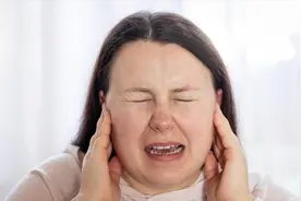 耳鸣蝉鸣治不好？背后的真相，我不说，你可能永远都不知道图片