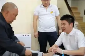 美国华尔街，藏着最上头的“中国修脚王”图片