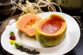 医生忠告：木瓜切忌和这3种食物一起吃，会引起身体不适图片