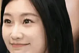 美女主持三妹机敏过人，妙语连珠解围蔡正元，独特魅力深受青睐图片