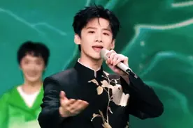 白敬亭就龙年春晚“占春山”抢C位争议告黑：依法追究法律责任图片