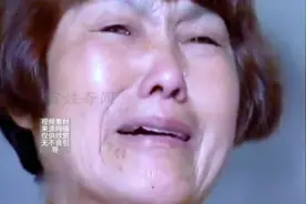 母亲抛下六月大的儿子改嫁，得知儿子功成名就，回家跪求儿子相认图片