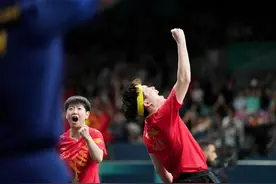 国乒的巴黎首金，中国队的奥运混双首金，属于孙颖莎和王楚钦！图片