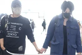 善恶终有报！离过两次婚，54岁的王菲，还是离不开他图片