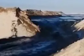 啥叫富得流油？沙特石油多到自己往外冒！难道这些都是恐龙尸体？图片