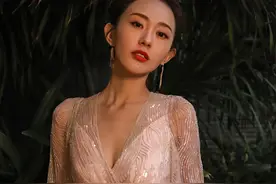 “金锁”孙耀琦：从模特到演员，她如何突破自我赢得掌声？图片