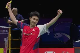 王昶好帅上热搜！国羽未来顶流，偶像男主颜值，身材高大笑容甜图片