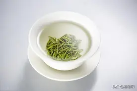 网红县长灵魂之问：信阳毛尖清汤浑茶之争，打了谁的脸？图片