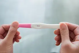 月经推迟3天了验孕棒是一条深一条浅是什么意思图片