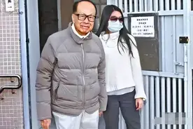 商业传奇李嘉诚：从白手起家到行业大佬，做过跑堂也做过推销员图片