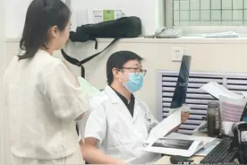 女孩身高几岁“定型”，儿科医生说真话：到这年龄没137，难长高图片