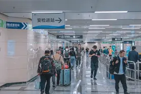 今日，成都地铁延时运营50-60分钟图片