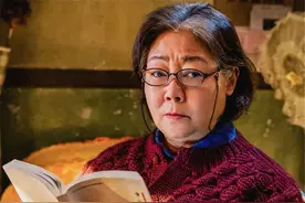 我应该是全网第一人吧！找到了《抓娃娃》的100个笑点图片