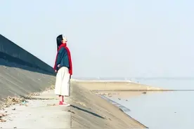 你只是这个世界的过客，什么都不必在乎图片