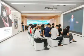 “坪山站”又“上新”了！这次是荣耀新品发布图片