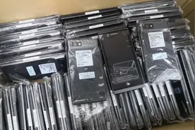 闲鱼涌现大量摩托罗拉XT889，全新138元，后盖能防弹？图片