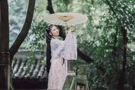 女人的娇气来自于担心，她趁老公不在说出秘密图片