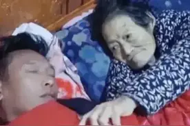 陕西男子在母亲临终时，母亲的母爱令人感动图片