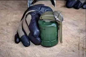 重度火力不足恐惧症：国产DSY151型温压手榴弹，单兵作战大杀器图片