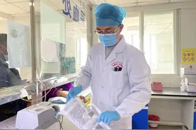 年纪大的人老是嗜睡，可能是3种疾病的早期征兆？可要重视哦图片