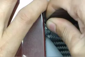 笑死！抖音大主播杨长顺直播拆解华为mate70rs，被做工惊呆了图片