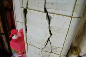 老房加装电梯后家中瓷砖开裂，却被要求自费进行安全检测？图片